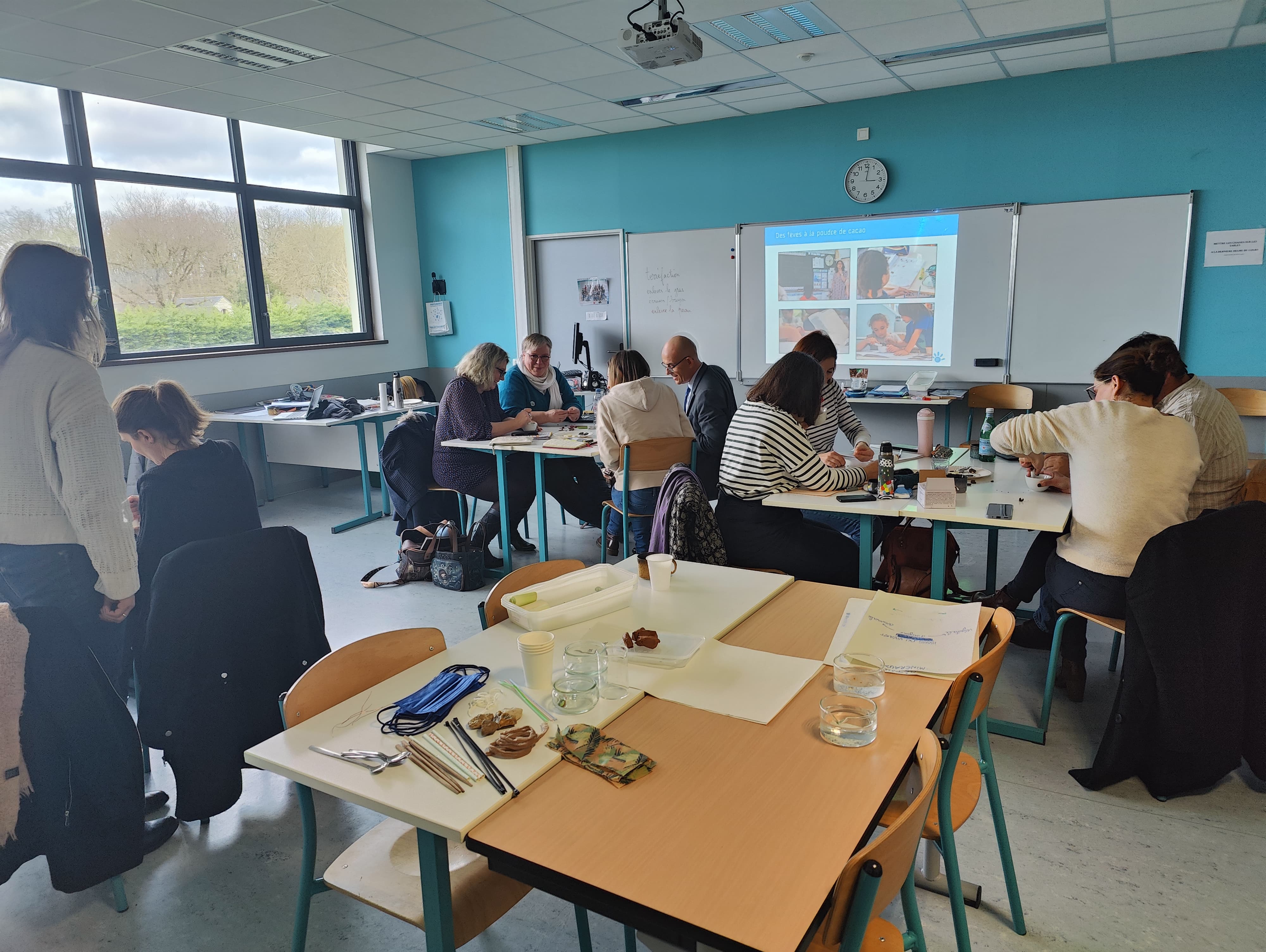 12 CPC en pleine formation scientifique avec la fondation « la main à la pâte »