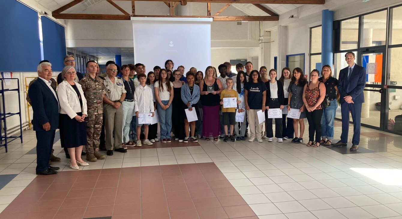 Remise du prix du Trinôme académique au collège Robert Goupil à Beaugency. 