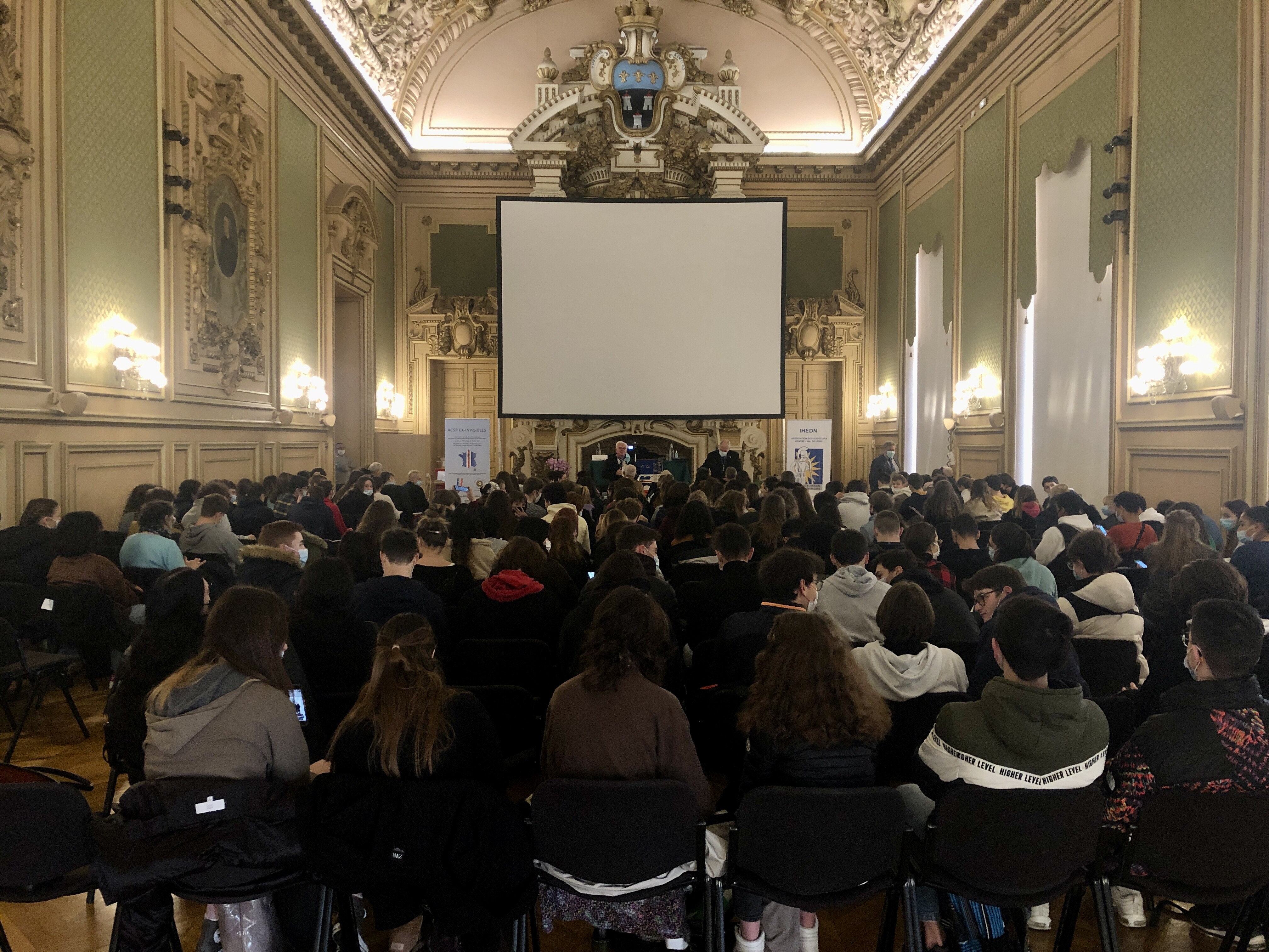 Les élèves dans la mairie de Tours