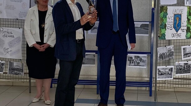 Remise du prix du Trinôme académique en présence de l'Inspecteur académique et du chef d'établissement