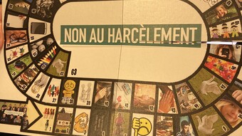 Plateau du jeu de l'oie harcélement