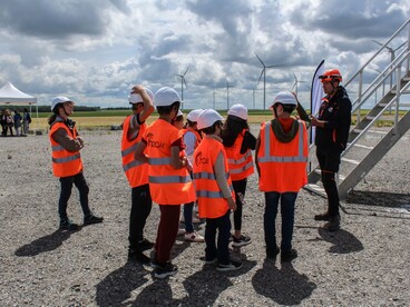 Des jeunes et l'association Génération Transitions